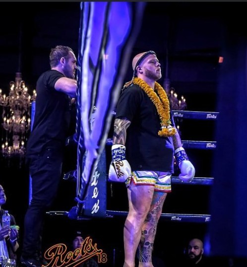 Muay Thai fighter Geelong: Ben Hanns in traditional mongkol and garland in the ring corner before his Roots 18 bout
